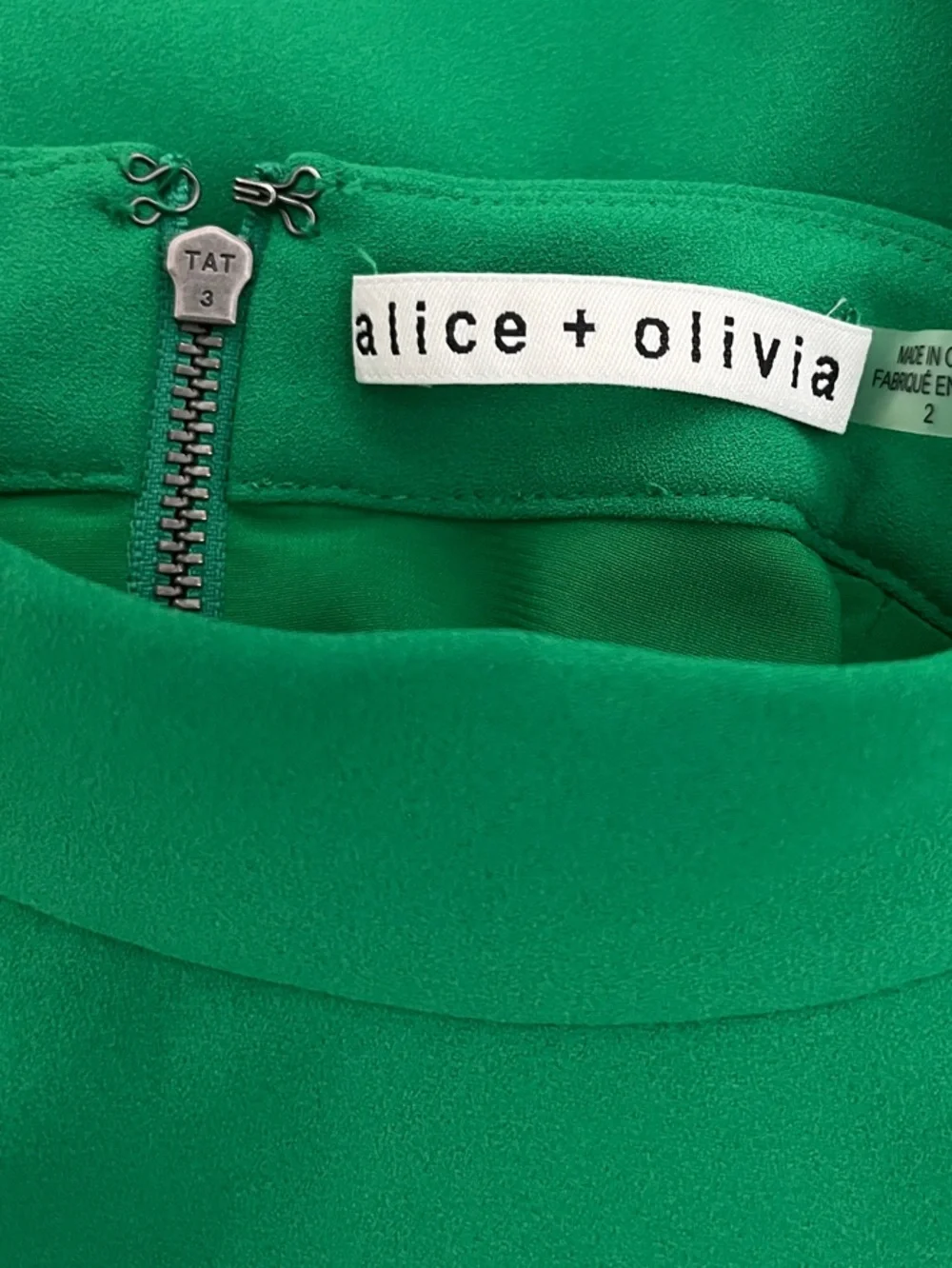 Alice + Olivia Kelly Green‎ Mock Neck  Sleeveless Crepe Top Size 2 Nwot